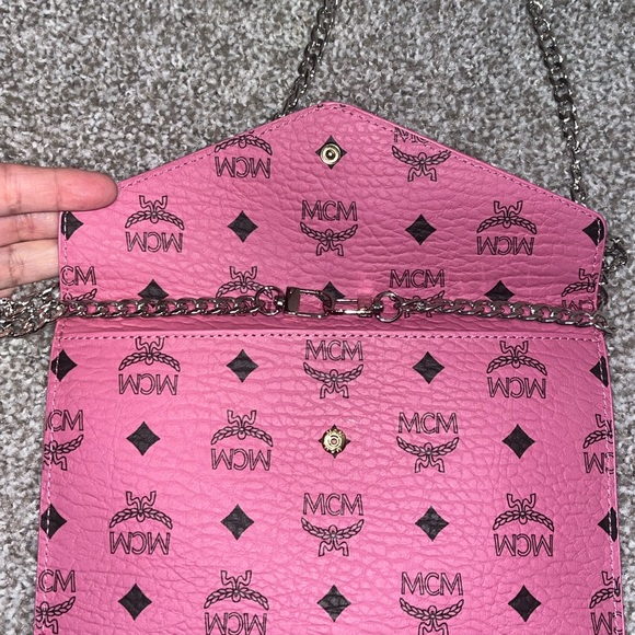 MCM Envelope Clutch/Crossbody NEW - Picture 2 of 7